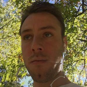 Meet your Posher, Avery